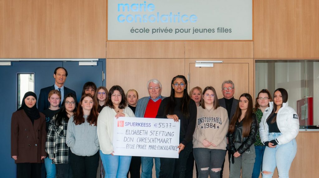 Les élèves de l’EPMC offrent un don remarquable de 5.577€ à la fondation Elisabeth Stëftung