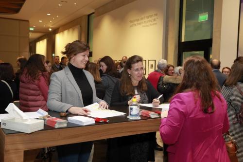 2211ElisabethSchonig01