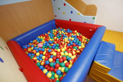 2301Elisabeth7Schleifer60